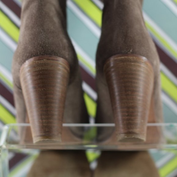 Carla Pitti Suede Leather Ankle Boots - Picture 9 of 16